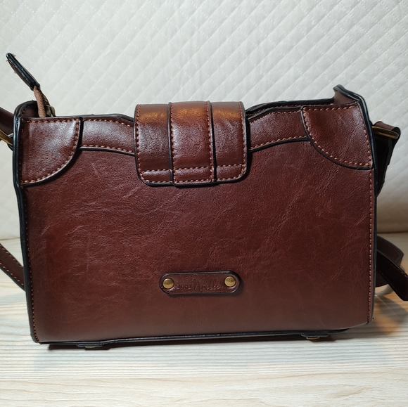 EUC Simply Noelle Crossbody Bag - Picture 2 of 9